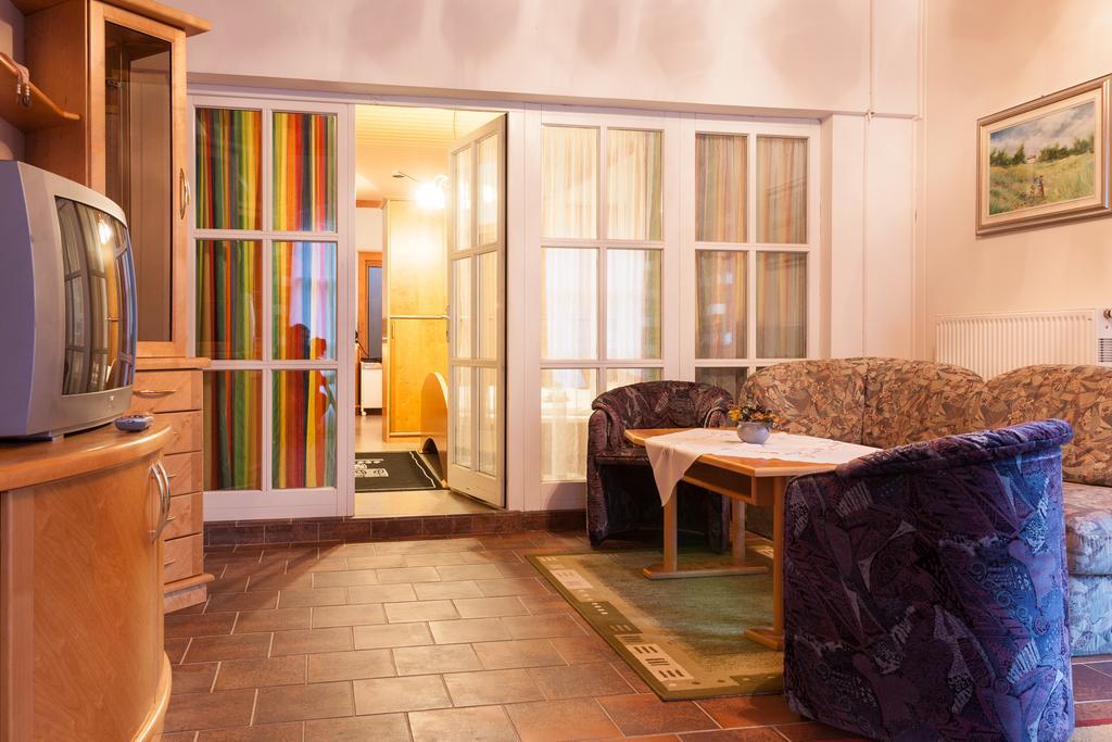 Hotel & Kurpension Weiss Bad Tatzmannsdorf Exterior foto