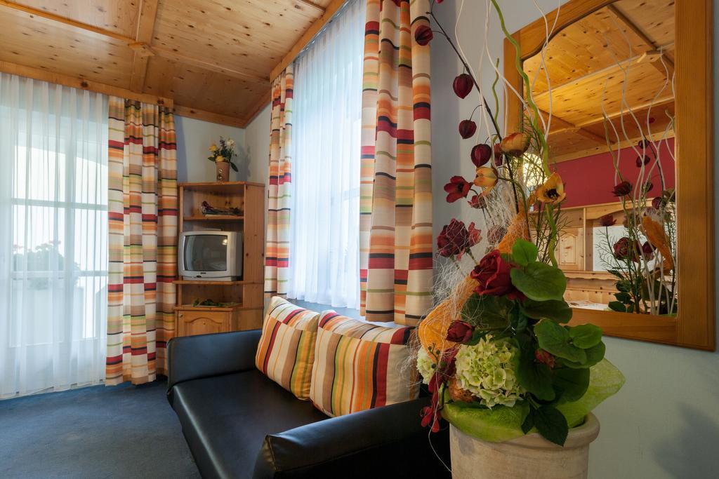 Hotel & Kurpension Weiss Bad Tatzmannsdorf Cameră foto